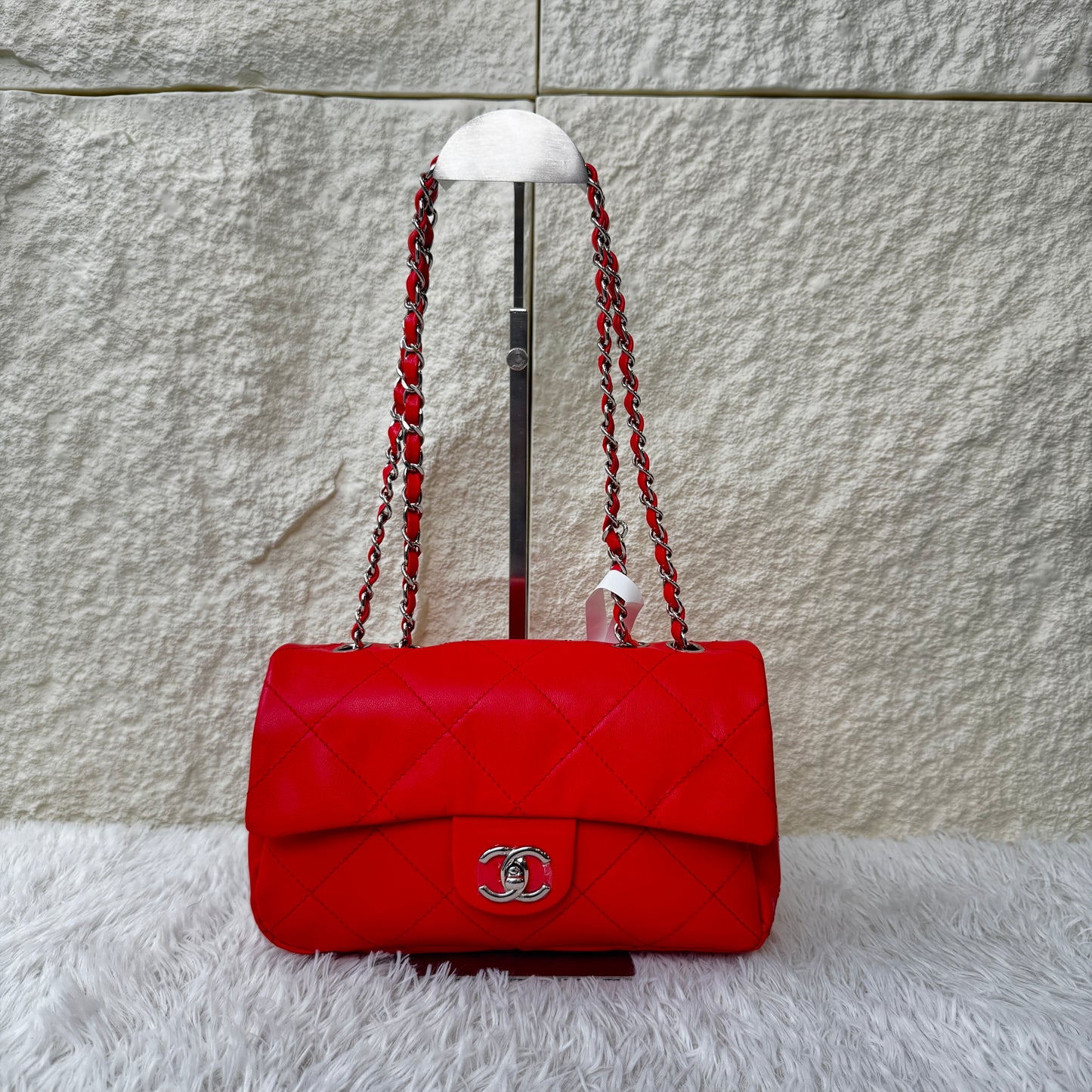 Chanel Red Quilted Lambskin Classic Flap Shoulder Bag (Pre-Owned)