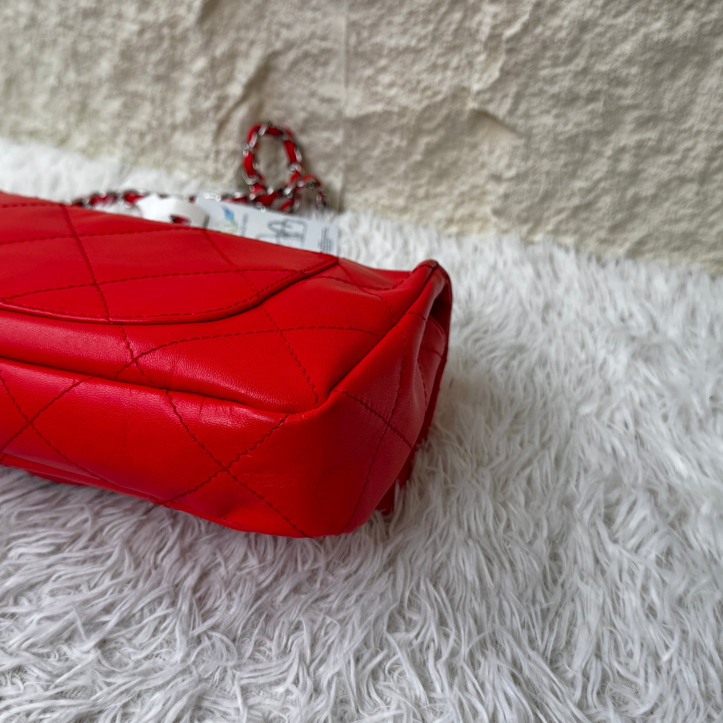 Chanel Red Quilted Lambskin Classic Flap Shoulder Bag (Pre-Owned)