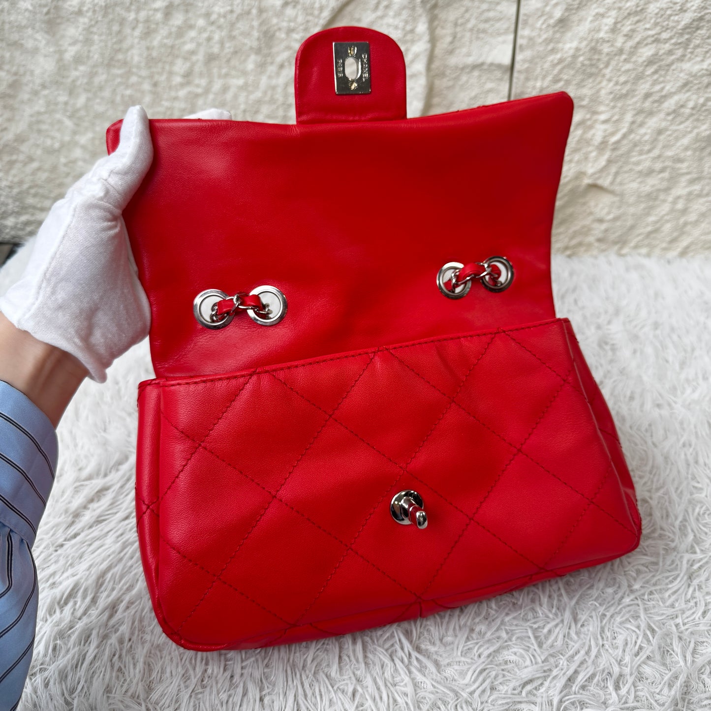 Chanel Red Quilted Lambskin Classic Flap Shoulder Bag (Pre-Owned)