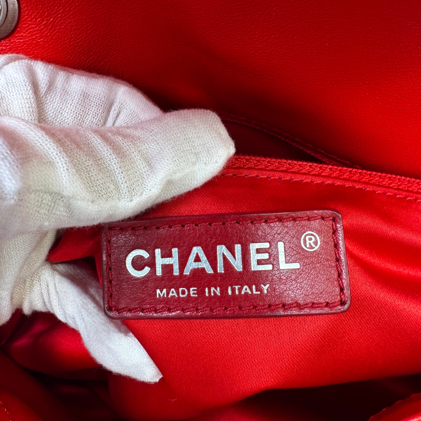Chanel Red Quilted Lambskin Classic Flap Shoulder Bag (Pre-Owned)