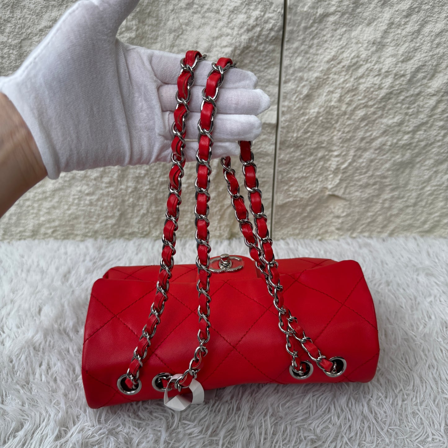 Chanel Red Quilted Lambskin Classic Flap Shoulder Bag (Pre-Owned)