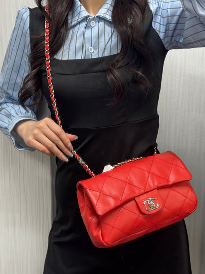 Chanel Red Quilted Lambskin Classic Flap Shoulder Bag (Pre-Owned)