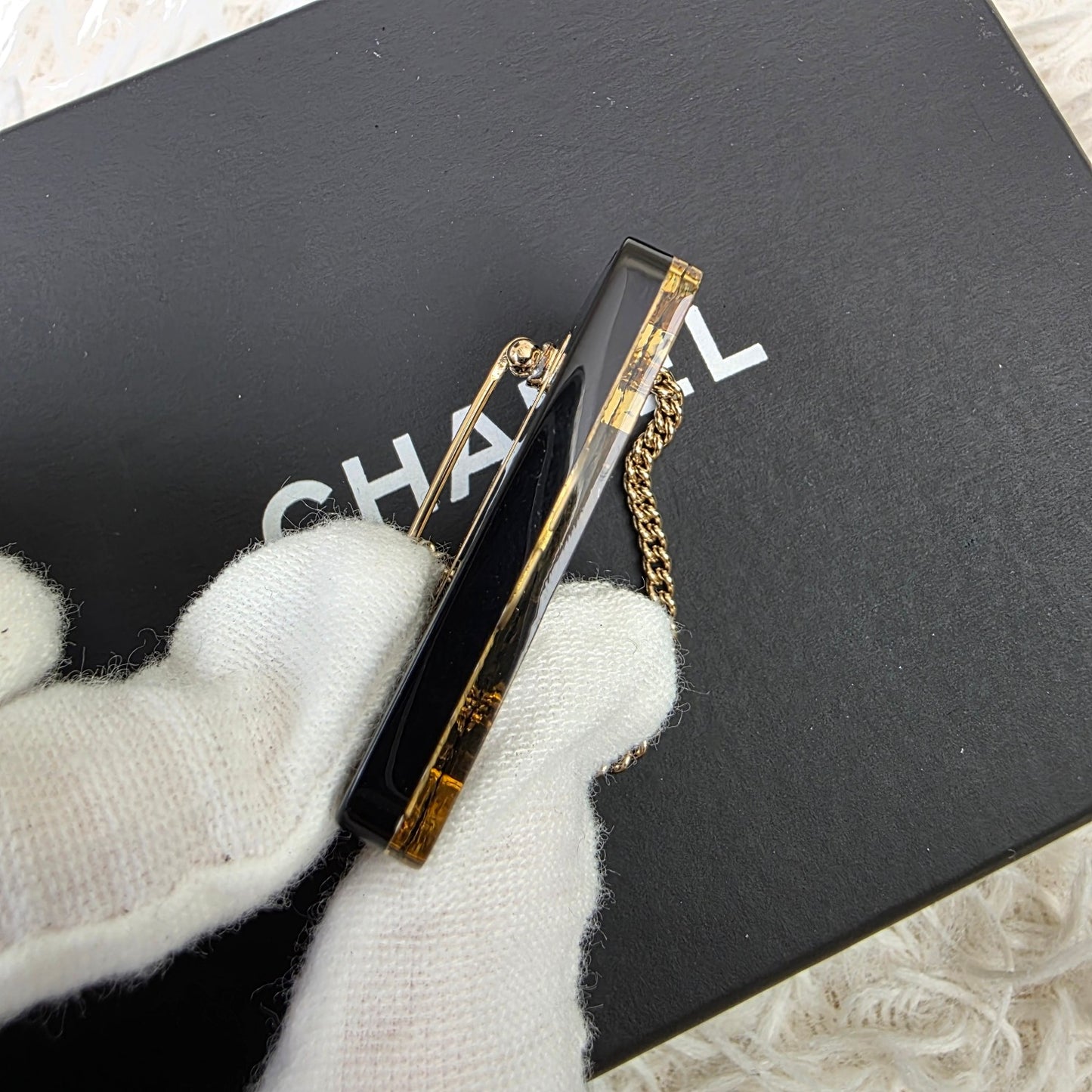 Chanel Black Quilted Pattern Chain Mini Bag (Pre-Owned)