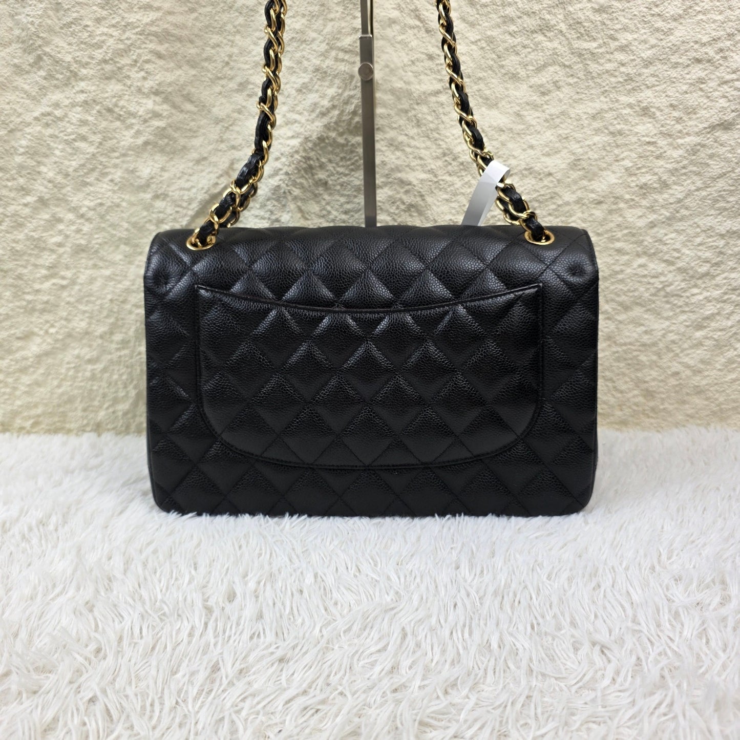 Chanel Black Quilted Caviar Leather Classic Flap Shoulder Bag (Pre-Owned)