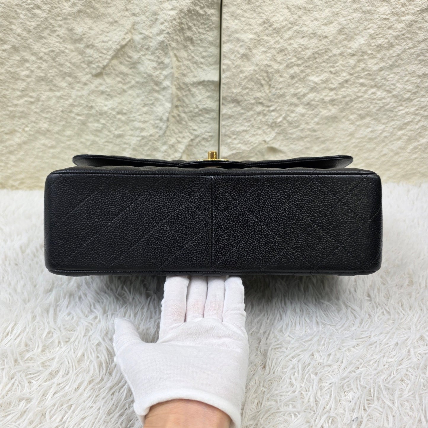 Chanel Black Quilted Caviar Leather Classic Flap Shoulder Bag (Pre-Owned)