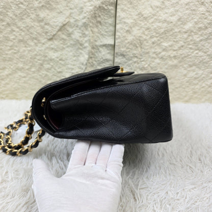 Chanel Black Quilted Caviar Leather Classic Flap Shoulder Bag (Pre-Owned)