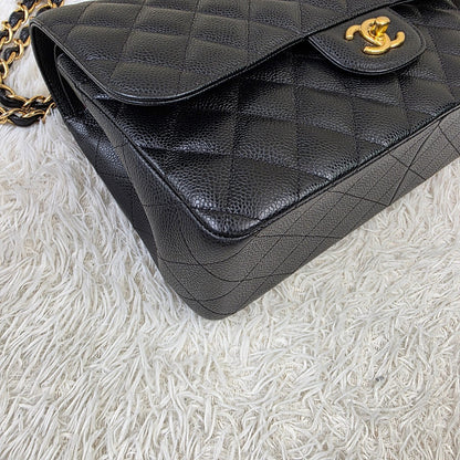 Chanel Black Quilted Caviar Leather Classic Flap Shoulder Bag (Pre-Owned)