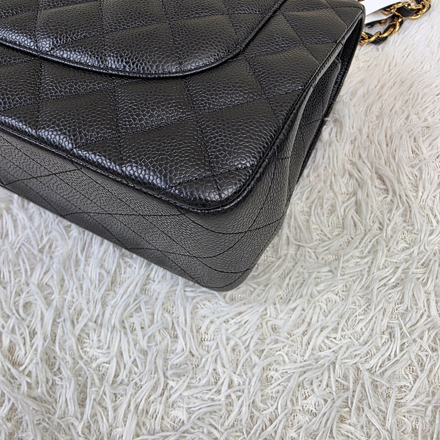 Chanel Black Quilted Caviar Leather Classic Flap Shoulder Bag (Pre-Owned)