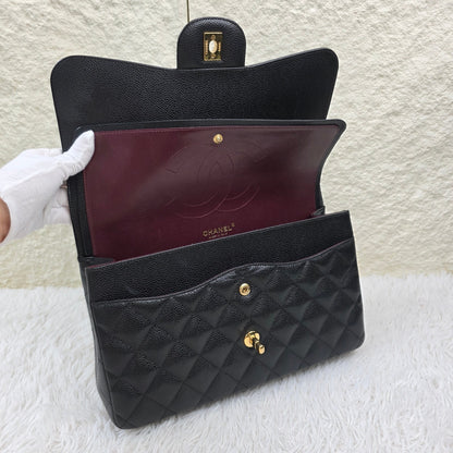Chanel Black Quilted Caviar Leather Classic Flap Shoulder Bag (Pre-Owned)