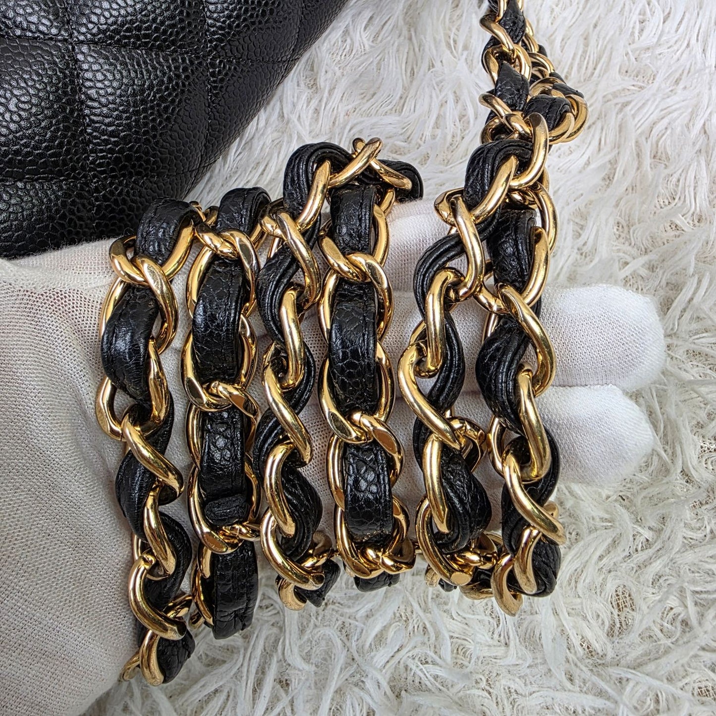 Chanel Black Quilted Caviar Leather Classic Flap Shoulder Bag (Pre-Owned)