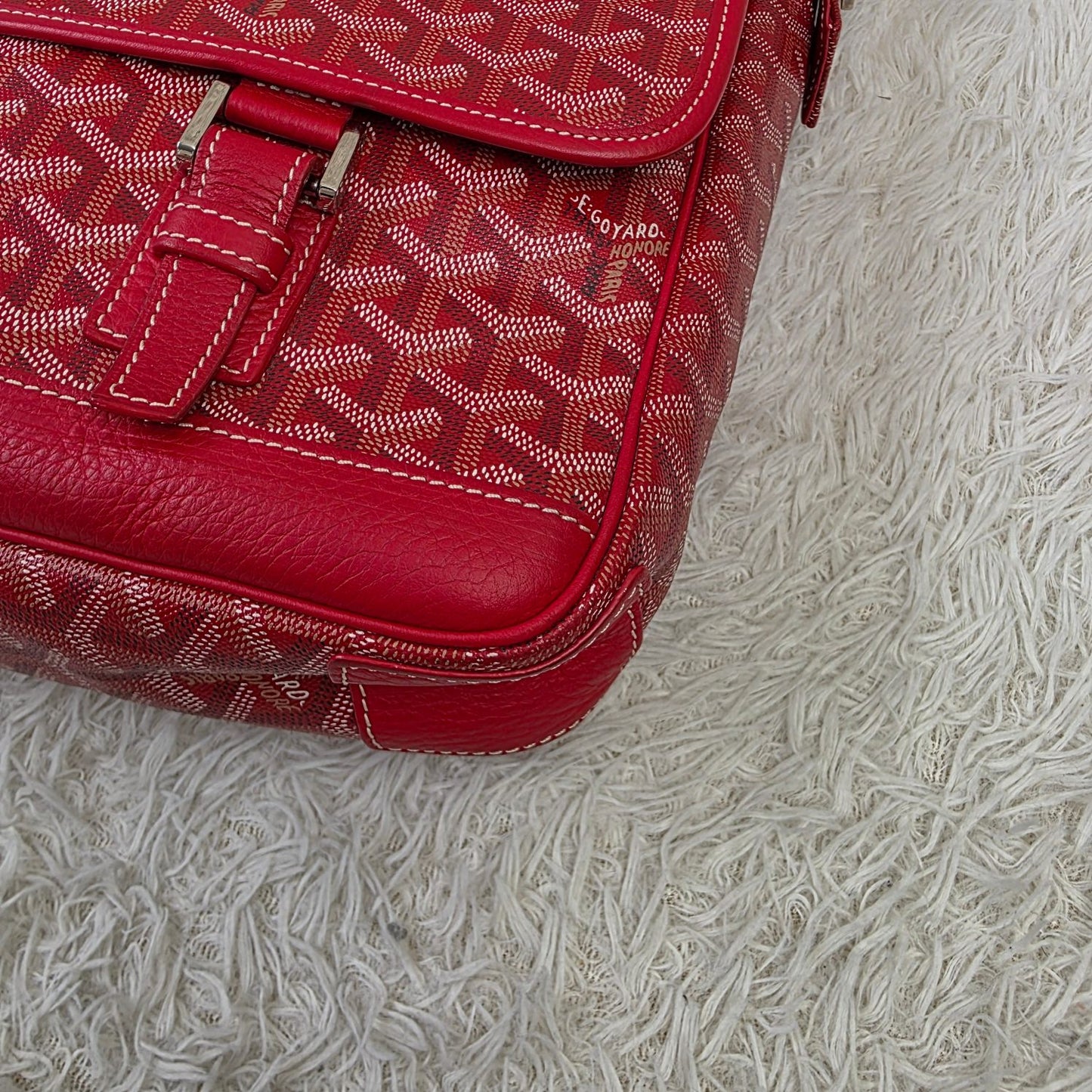 Goyard Red Goyardine Canvas Messenger Shoulder Bag (Pre-Owned)