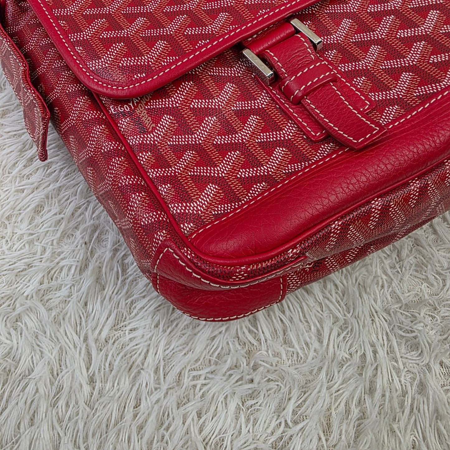Goyard Red Goyardine Canvas Messenger Shoulder Bag (Pre-Owned)