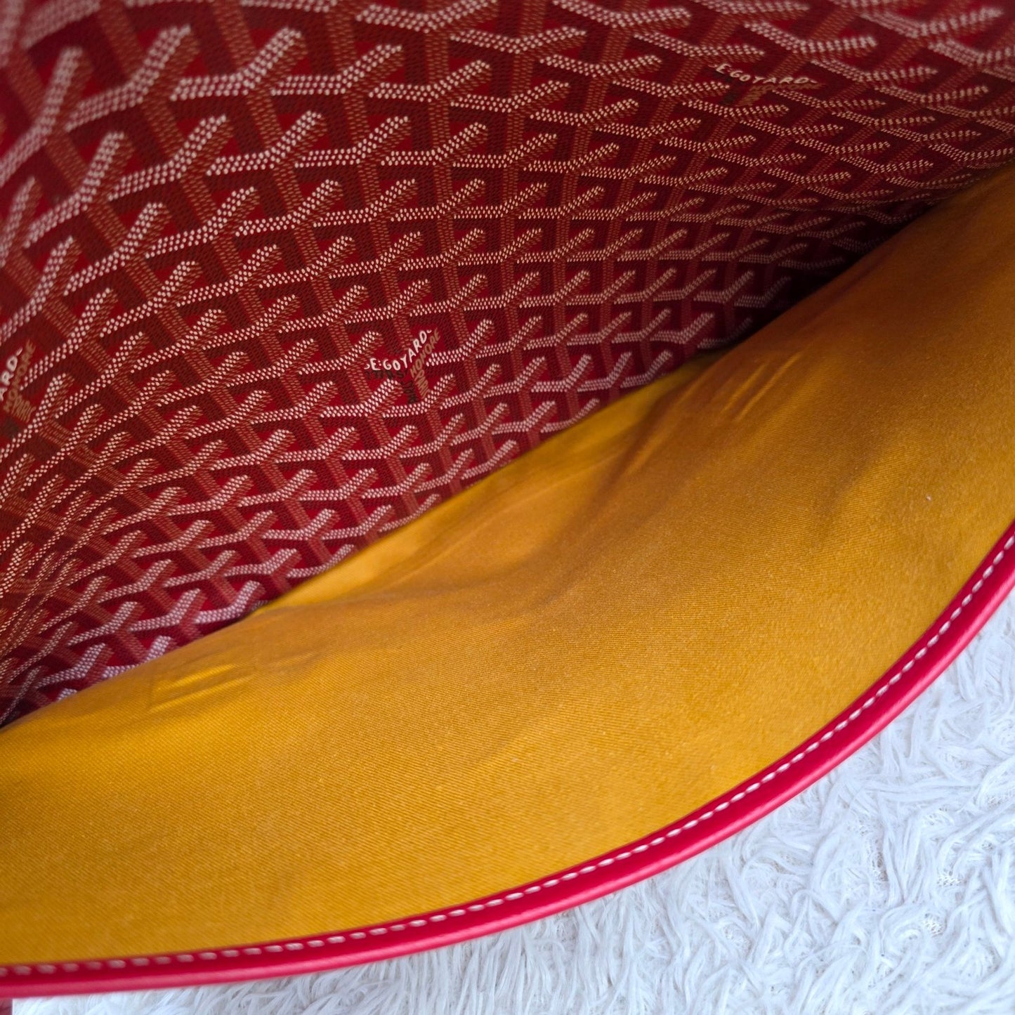 Goyard Red Goyardine Canvas Messenger Shoulder Bag (Pre-Owned)