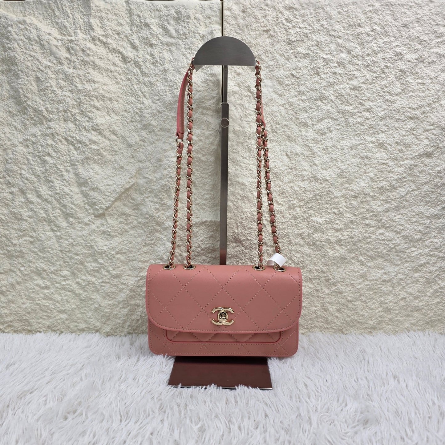 Chanel Pink Quilted Leather Chain Shoulder Bag (Pre-Owned)
