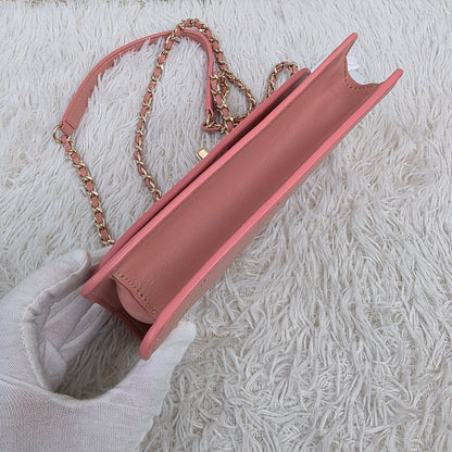 Chanel Pink Quilted Leather Chain Shoulder Bag (Pre-Owned)