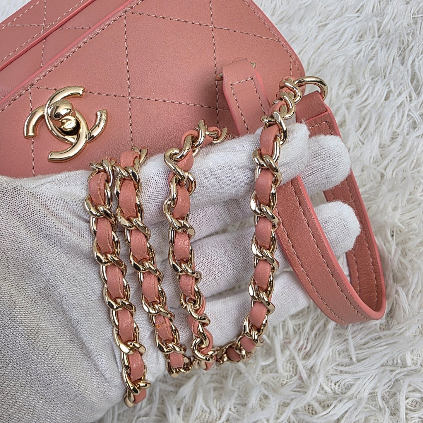 Chanel Pink Quilted Leather Chain Shoulder Bag (Pre-Owned)