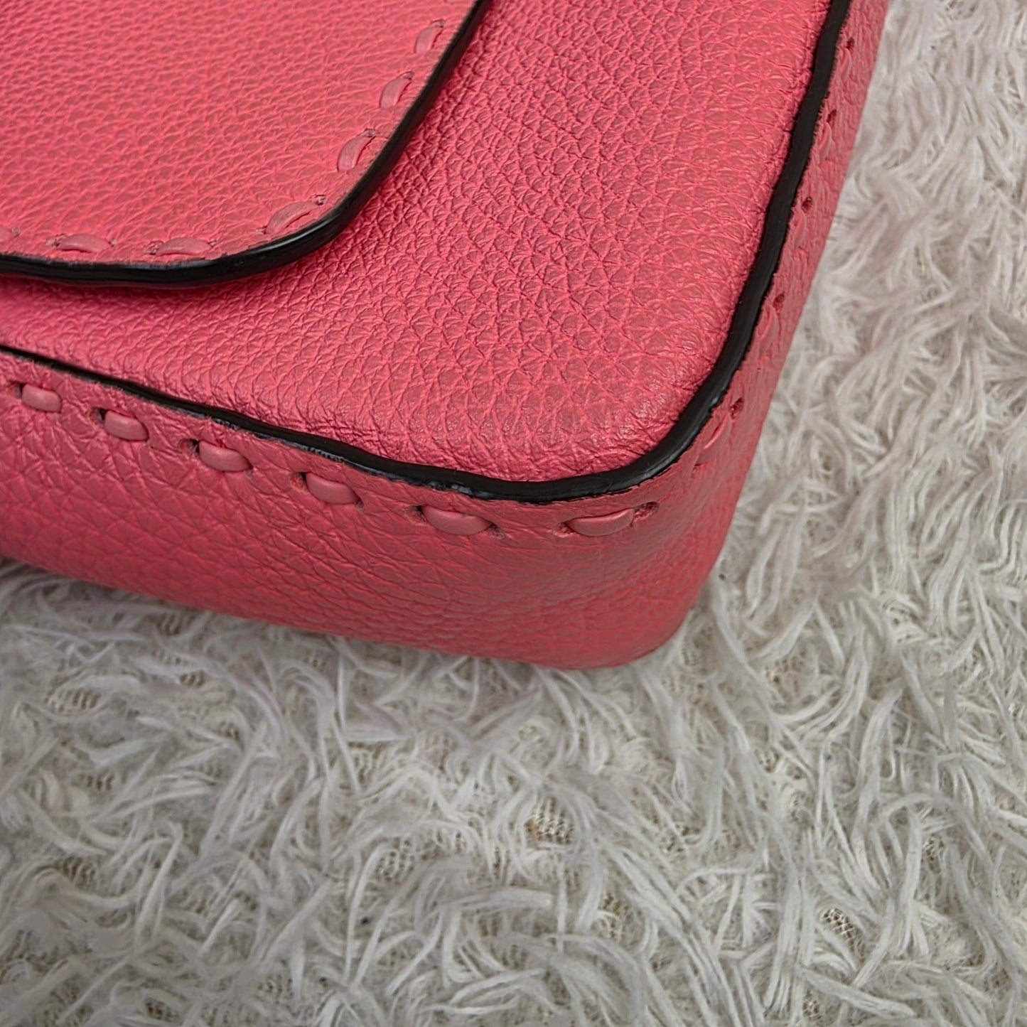 Fendi Pink Leather Baguette Shoulder Bag (Pre-Owned)