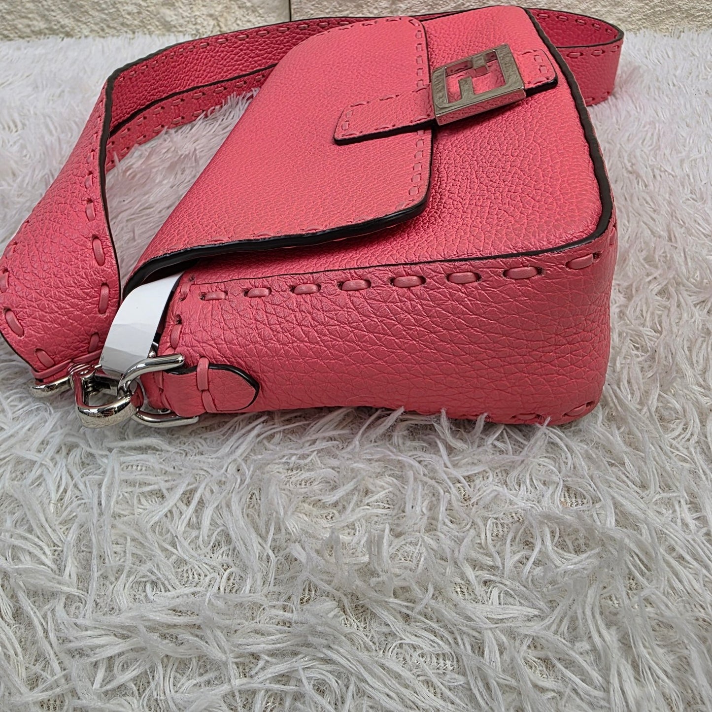 Fendi Pink Leather Baguette Shoulder Bag (Pre-Owned)