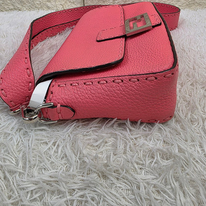 Fendi Pink Leather Baguette Shoulder Bag (Pre-Owned)