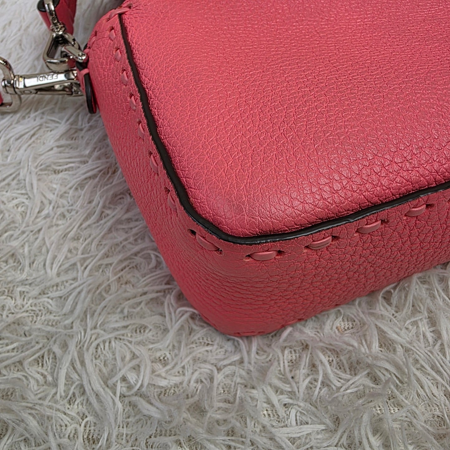 Fendi Pink Leather Baguette Shoulder Bag (Pre-Owned)