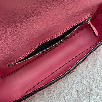 Fendi Pink Leather Baguette Shoulder Bag (Pre-Owned)