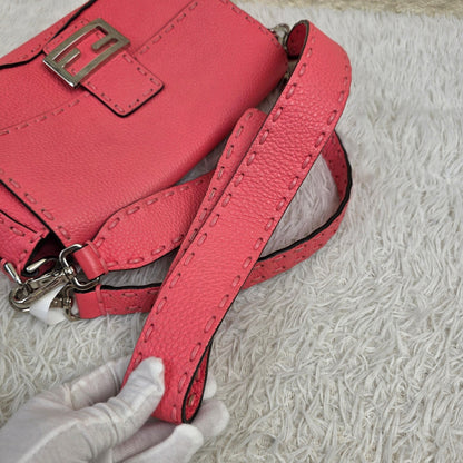 Fendi Pink Leather Baguette Shoulder Bag (Pre-Owned)