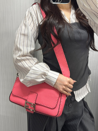 Fendi Pink Leather Baguette Shoulder Bag (Pre-Owned)