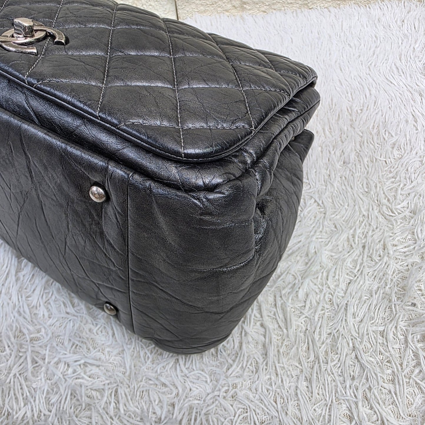 Chanel Black Quilted Leather Chain Shoulder Bag (Pre-Owned)