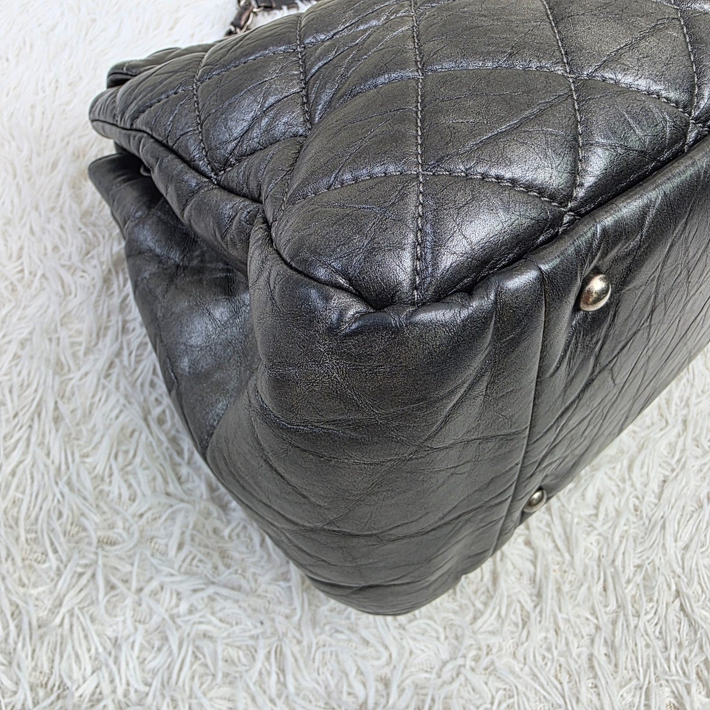 Chanel Black Quilted Leather Chain Shoulder Bag (Pre-Owned)