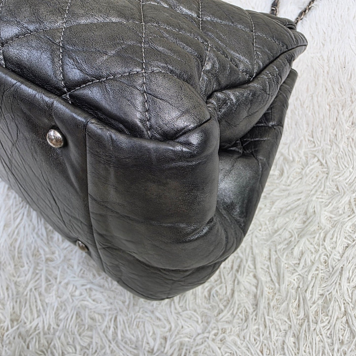 Chanel Black Quilted Leather Chain Shoulder Bag (Pre-Owned)