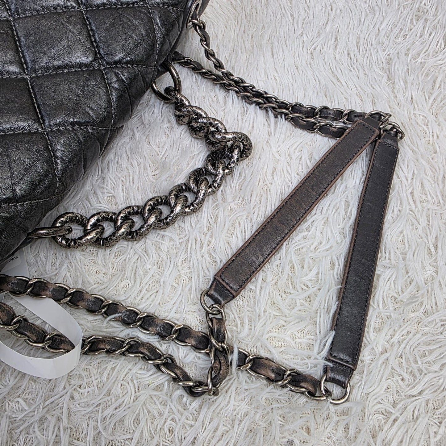 Chanel Black Quilted Leather Chain Shoulder Bag (Pre-Owned)