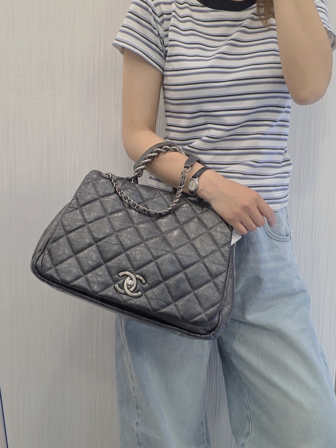 Chanel Black Quilted Leather Chain Shoulder Bag (Pre-Owned)
