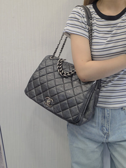 Chanel Black Quilted Leather Chain Shoulder Bag (Pre-Owned)