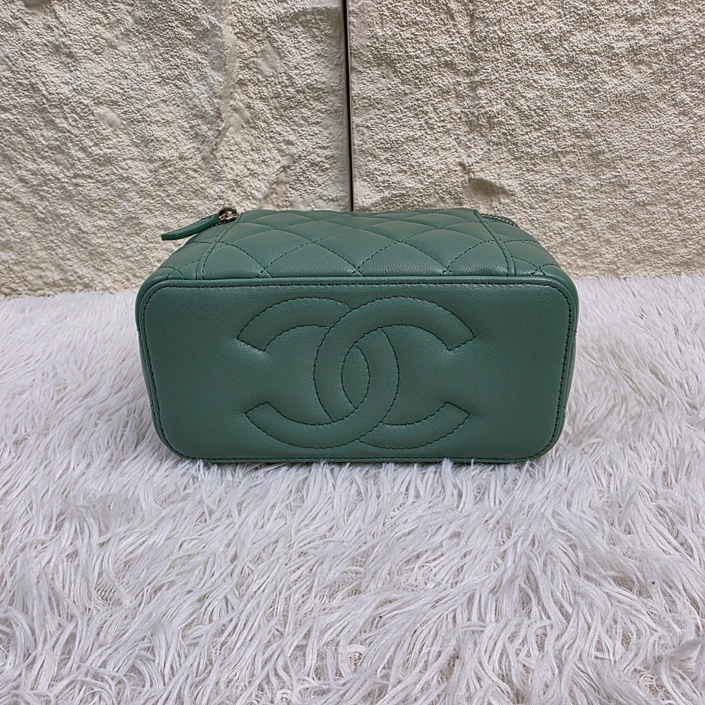 Chanel Green Quilted Leather Vanity Chain Shoulder Bag (Pre-Owned)