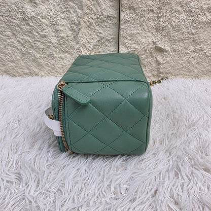 Chanel Green Quilted Leather Vanity Chain Shoulder Bag (Pre-Owned)