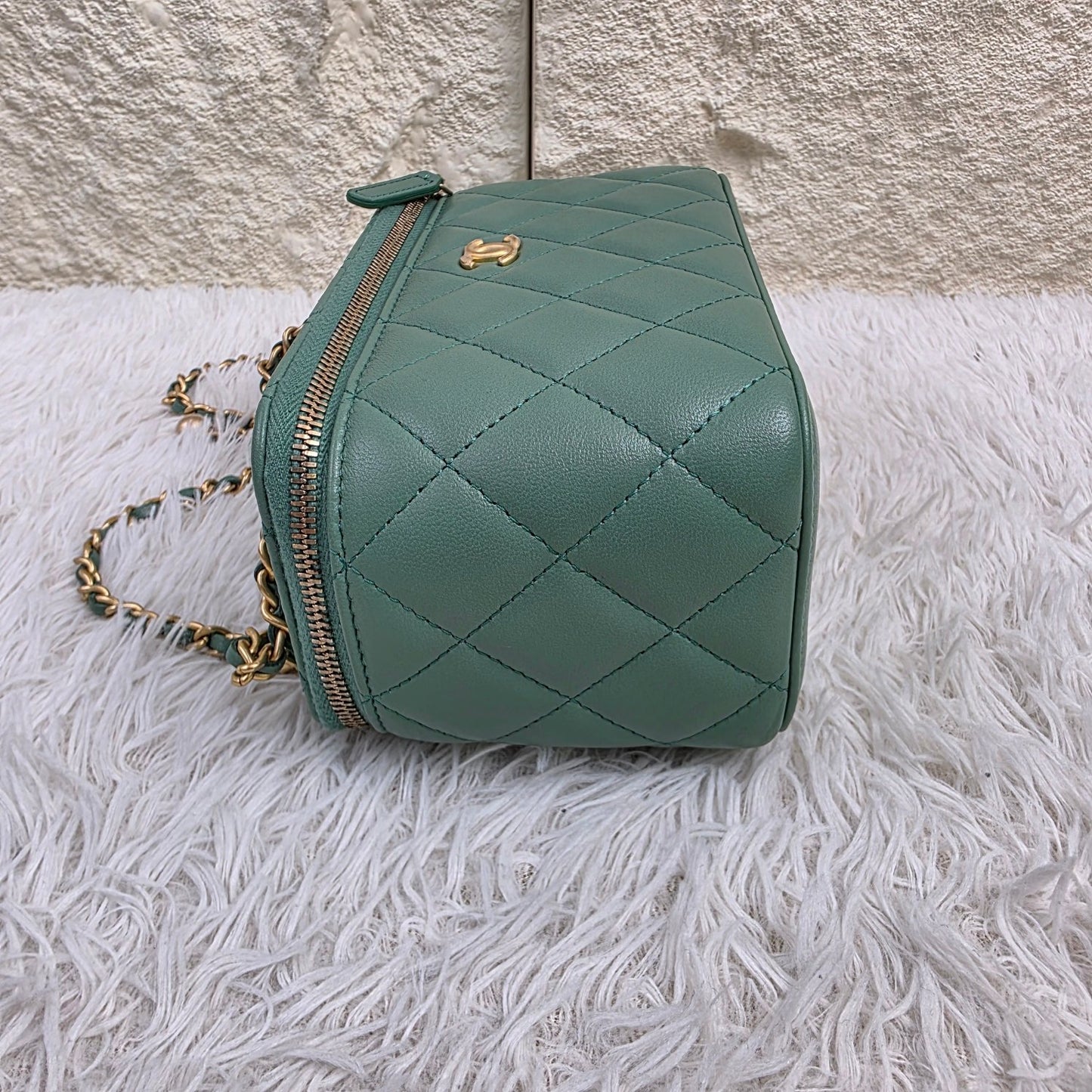 Chanel Green Quilted Leather Vanity Chain Shoulder Bag (Pre-Owned)