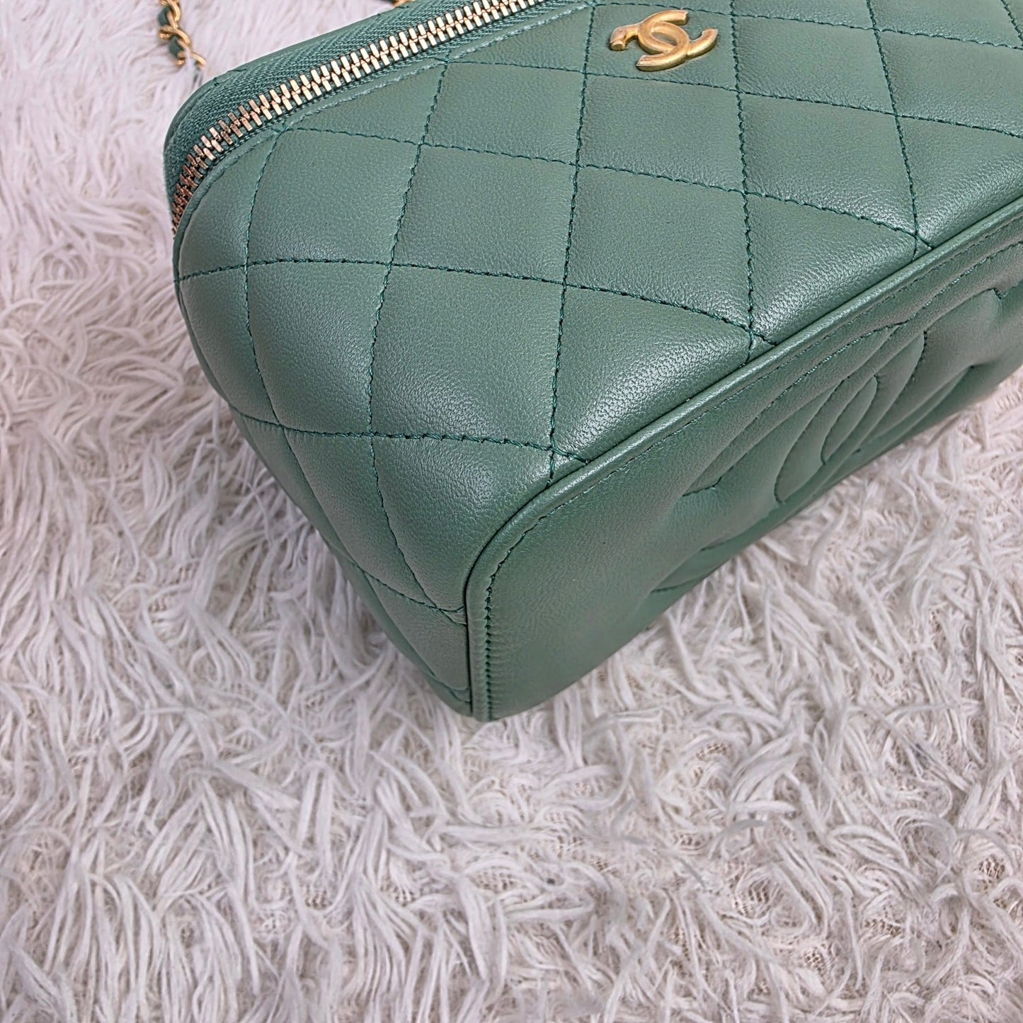 Chanel Green Quilted Leather Vanity Chain Shoulder Bag (Pre-Owned)