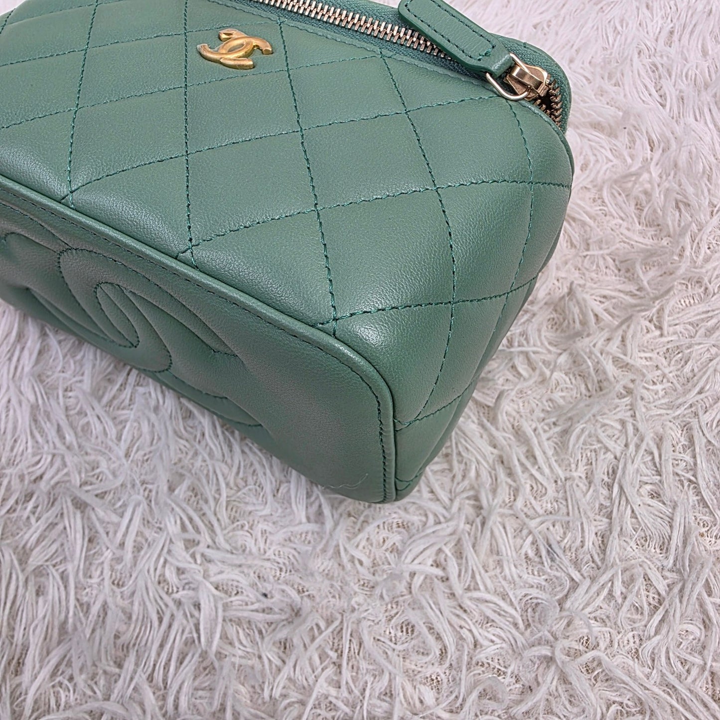 Chanel Green Quilted Leather Vanity Chain Shoulder Bag (Pre-Owned)