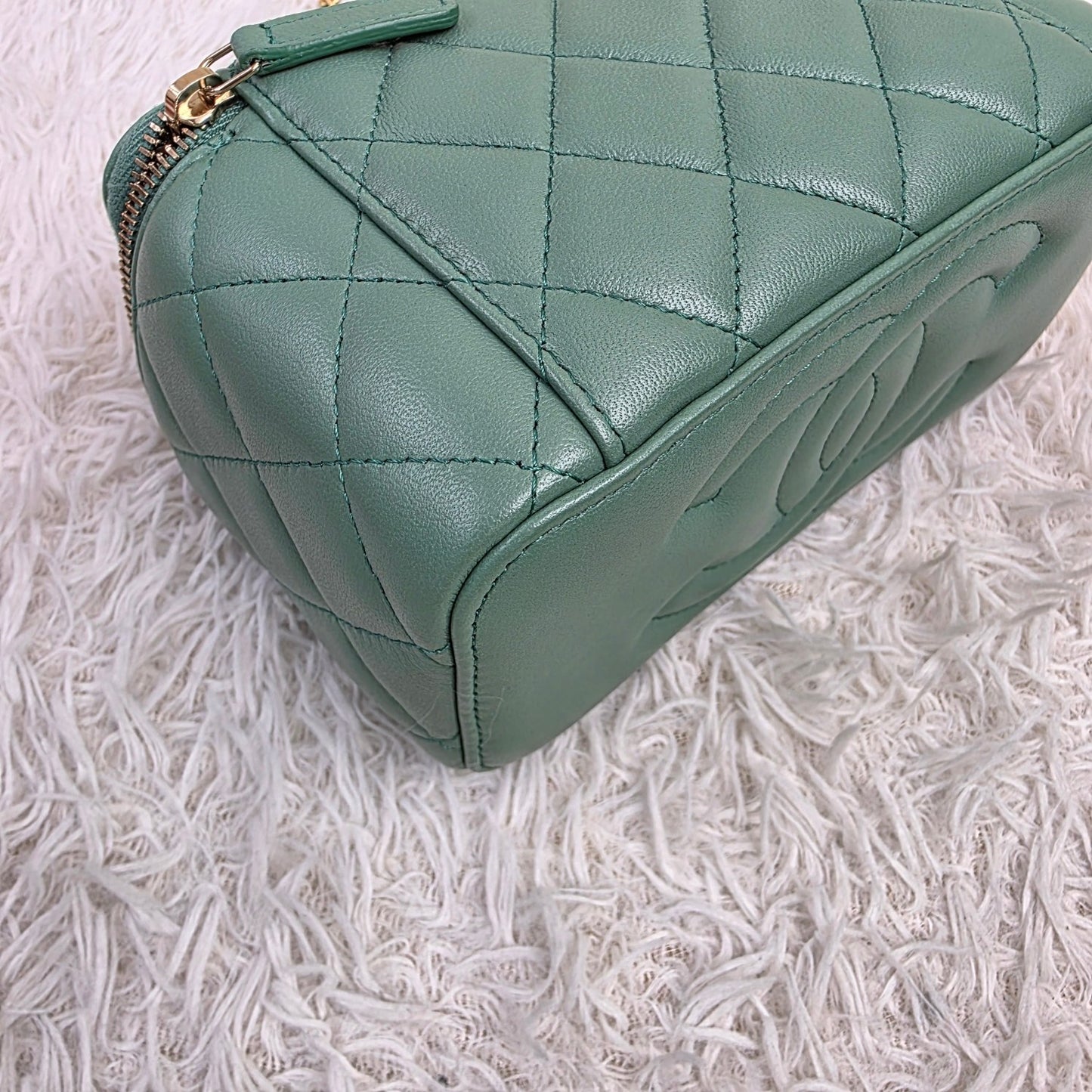 Chanel Green Quilted Leather Vanity Chain Shoulder Bag (Pre-Owned)