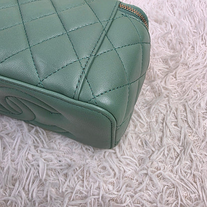 Chanel Green Quilted Leather Vanity Chain Shoulder Bag (Pre-Owned)
