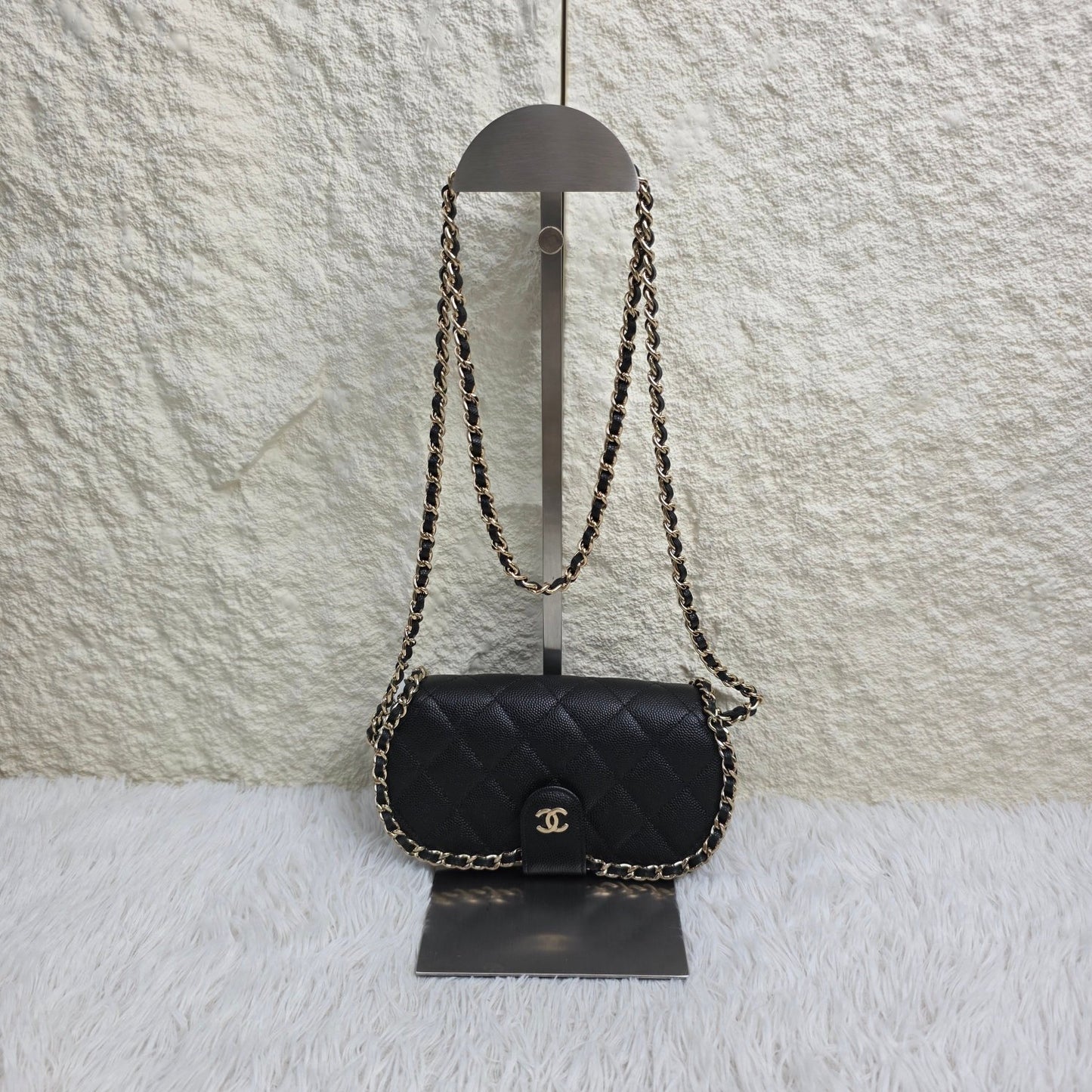 Chanel Black Quilted Caviar Leather Chain Crossbody Bag (Pre-Owned)