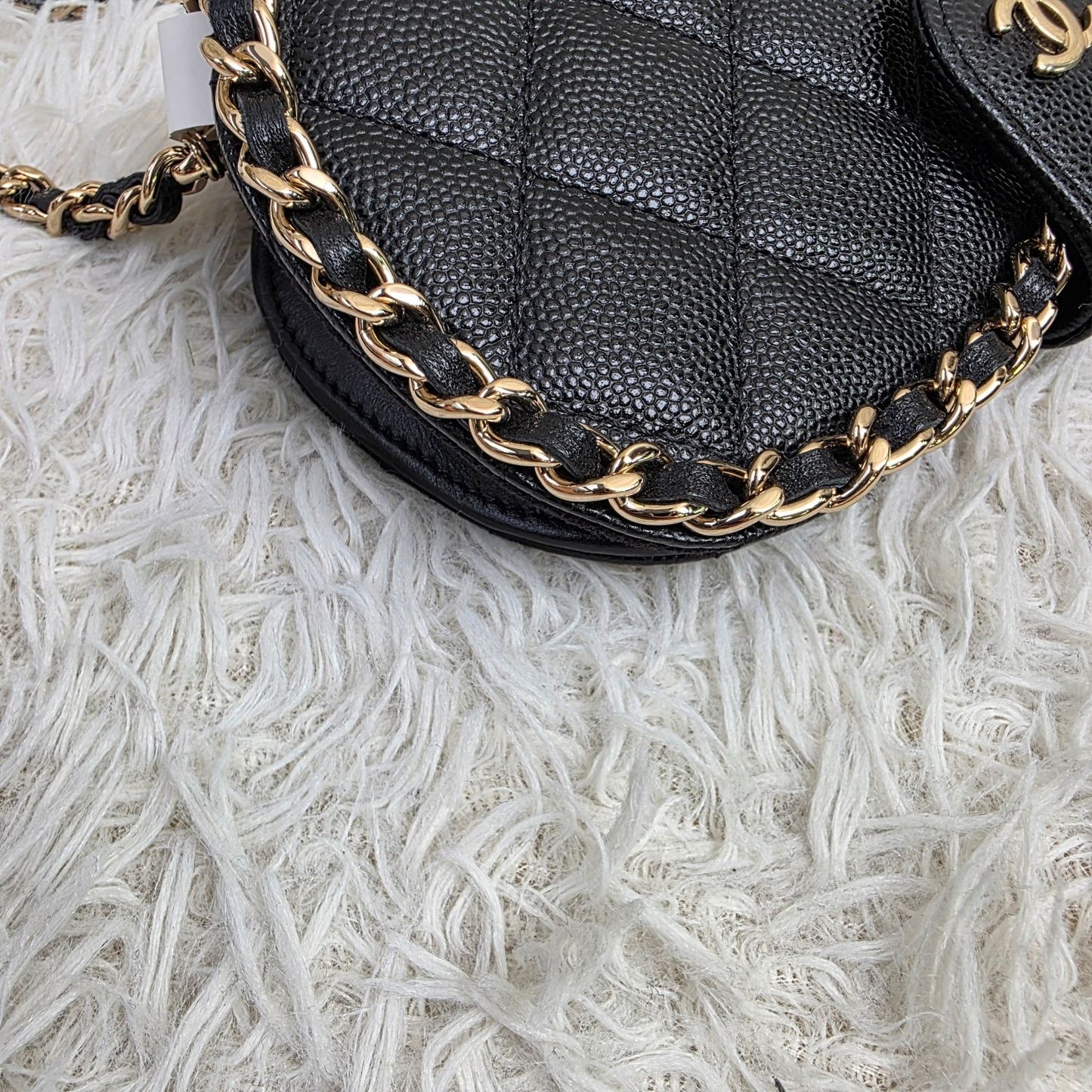 Chanel Black Quilted Caviar Leather Chain Crossbody Bag (Pre-Owned)