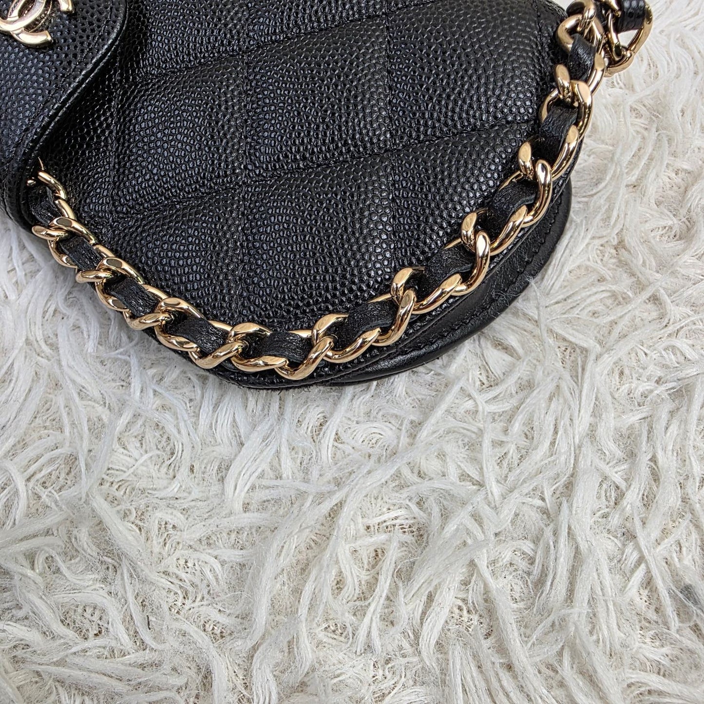 Chanel Black Quilted Caviar Leather Chain Crossbody Bag (Pre-Owned)