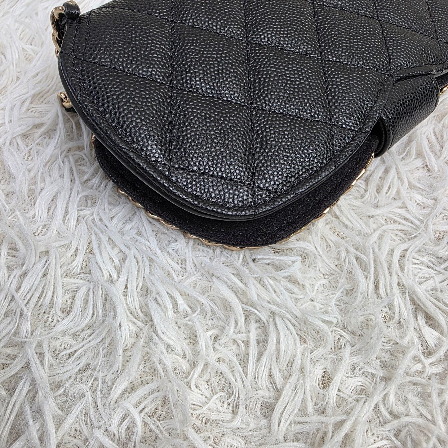 Chanel Black Quilted Caviar Leather Chain Crossbody Bag (Pre-Owned)