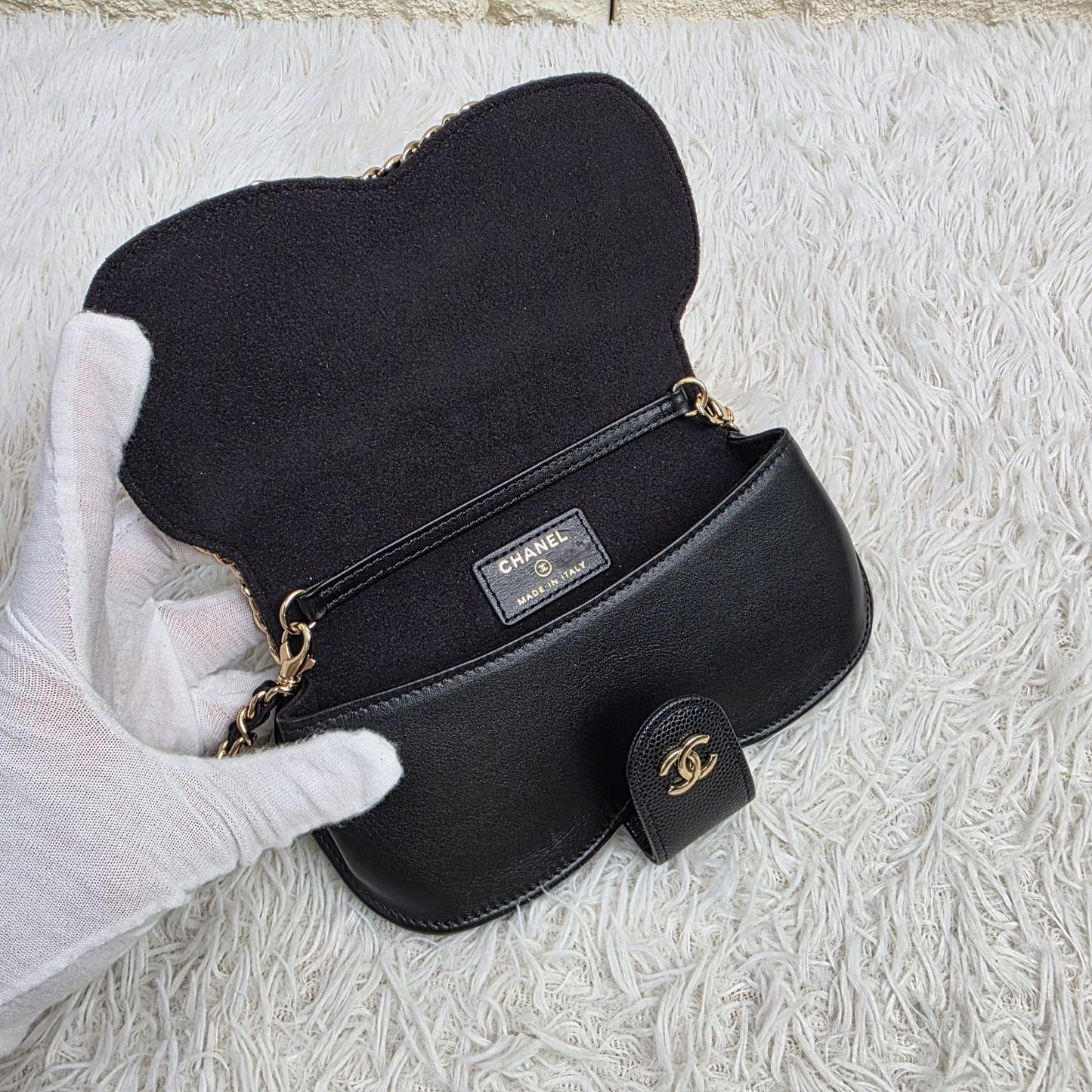 Chanel Black Quilted Caviar Leather Chain Crossbody Bag (Pre-Owned)