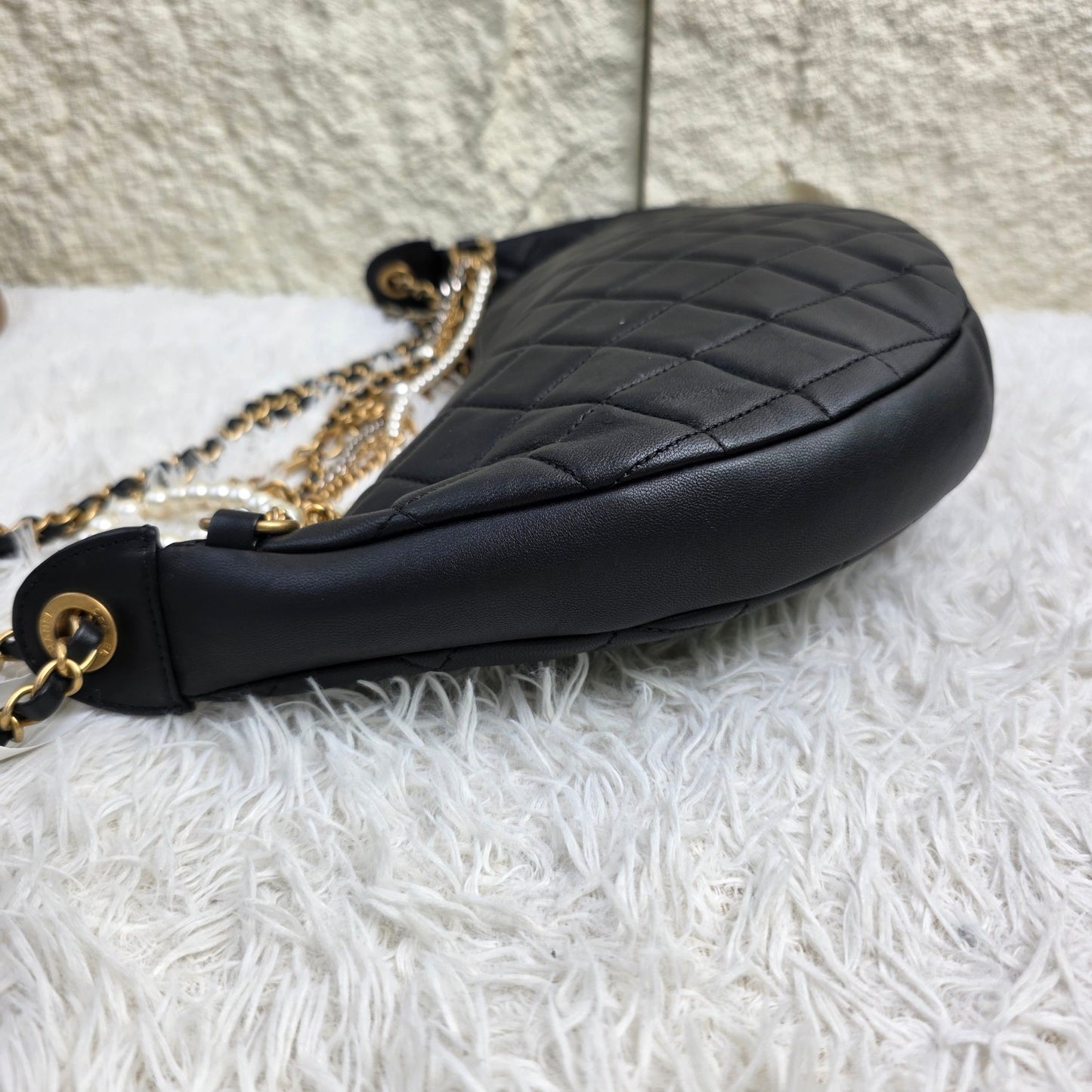 Chanel Black Quilted Leather Chain Hobo Shoulder Bag (Pre-Owned)