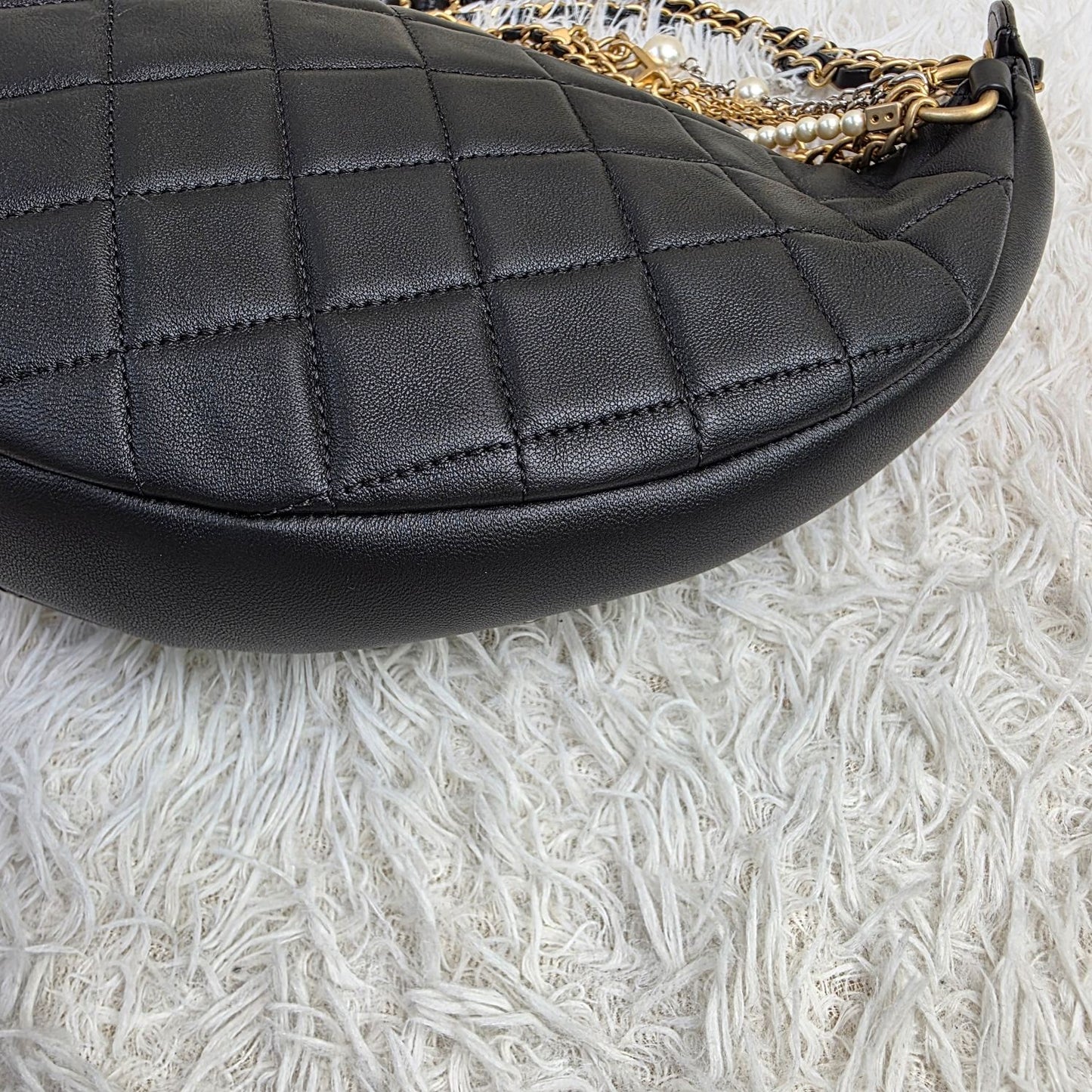Chanel Black Quilted Leather Chain Hobo Shoulder Bag (Pre-Owned)