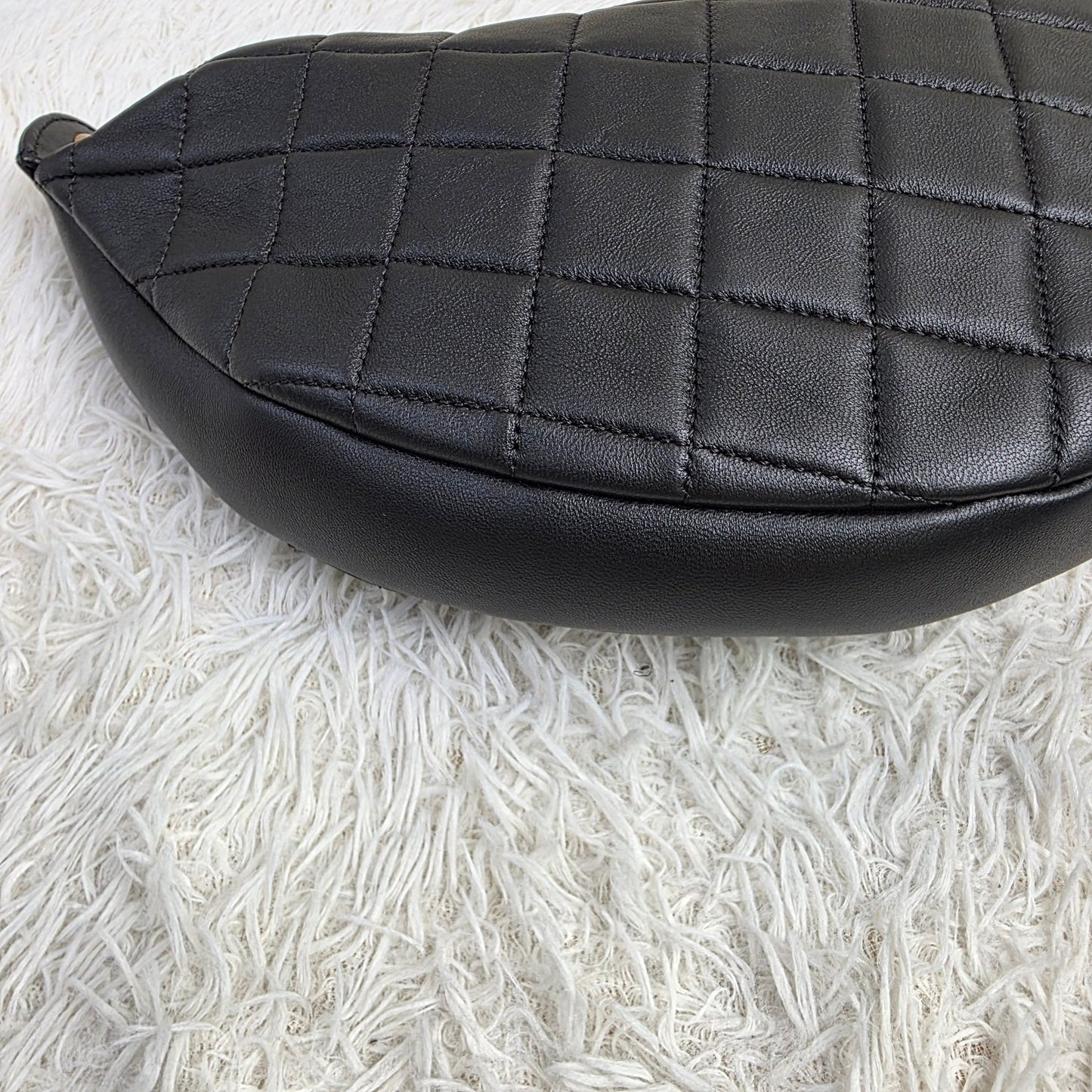 Chanel Black Quilted Leather Chain Hobo Shoulder Bag (Pre-Owned)