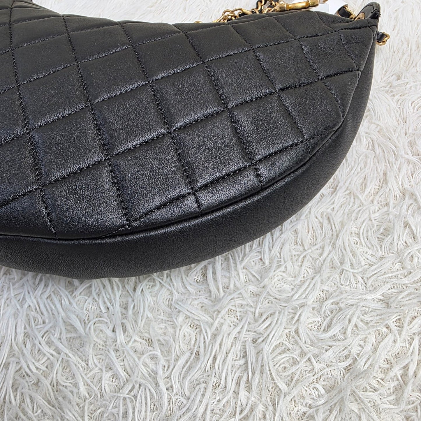 Chanel Black Quilted Leather Chain Hobo Shoulder Bag (Pre-Owned)