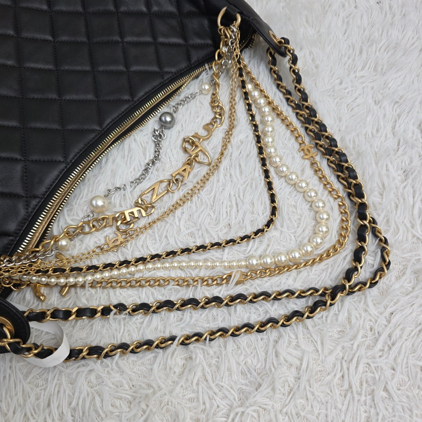 Chanel Black Quilted Leather Chain Hobo Shoulder Bag (Pre-Owned)